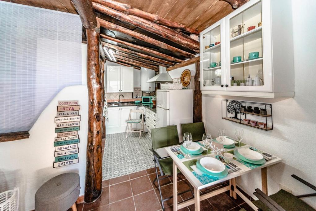 La Casita Del Arbol Blanco Bubión